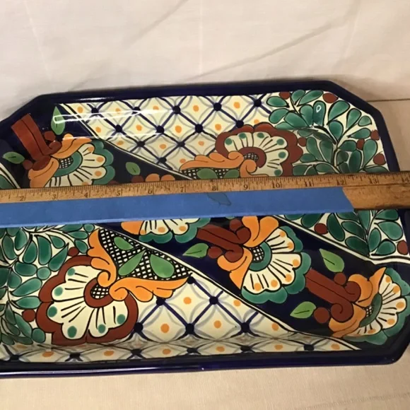 Beautiful Mexican Talavera Art Pottery Serving Baking Dish -LEAD FREE- Signed .